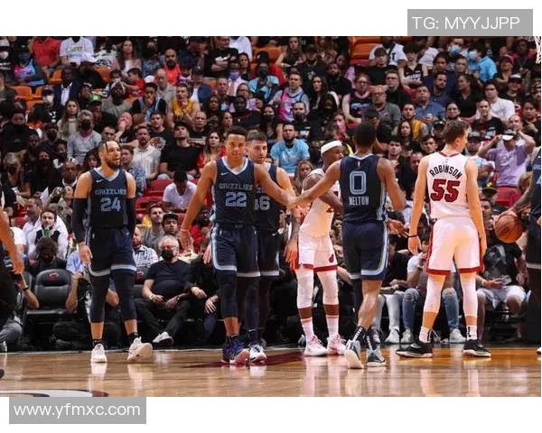 灰熊队与太阳队激战正酣谁能在这场对决中笑到最后